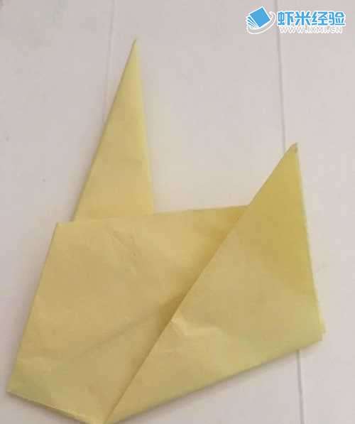 一只可爱的小黄鸭 怎么样用彩纸折叠